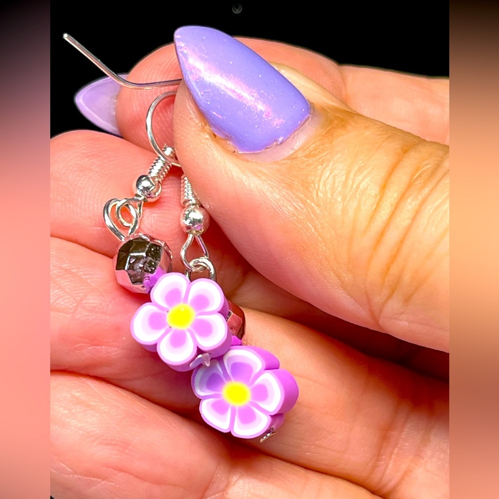 2/22 Lilac flower polymer clay earring -light and sunny ☀️